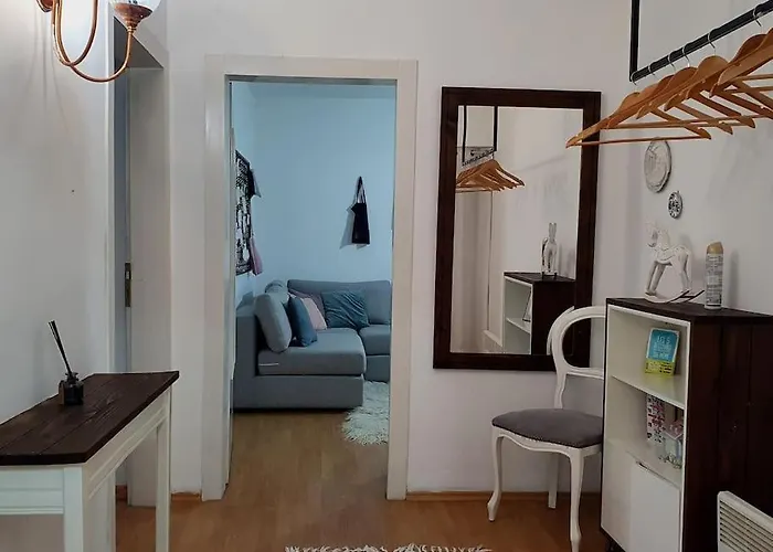 X 6 People Apartment Tirana
