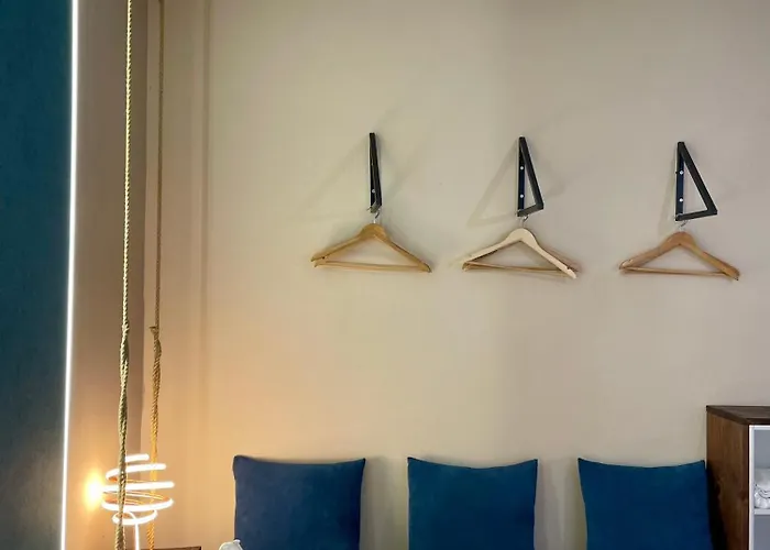 X 6 People Apartment